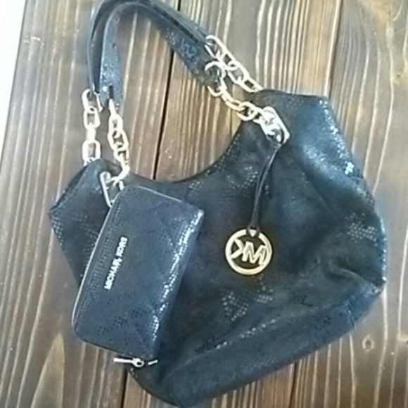 Michael Khors Purse - Picture 8 of 8